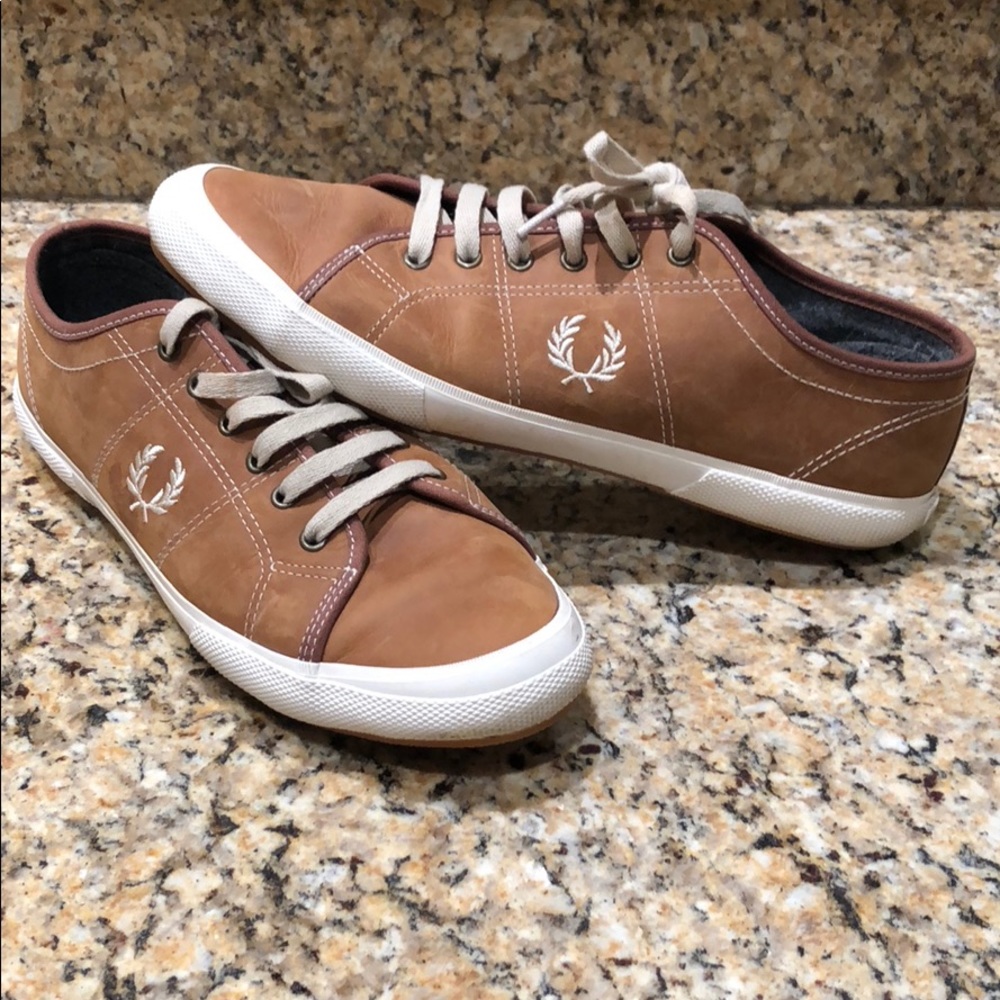 Fred Perry men’s brown leather sneakers